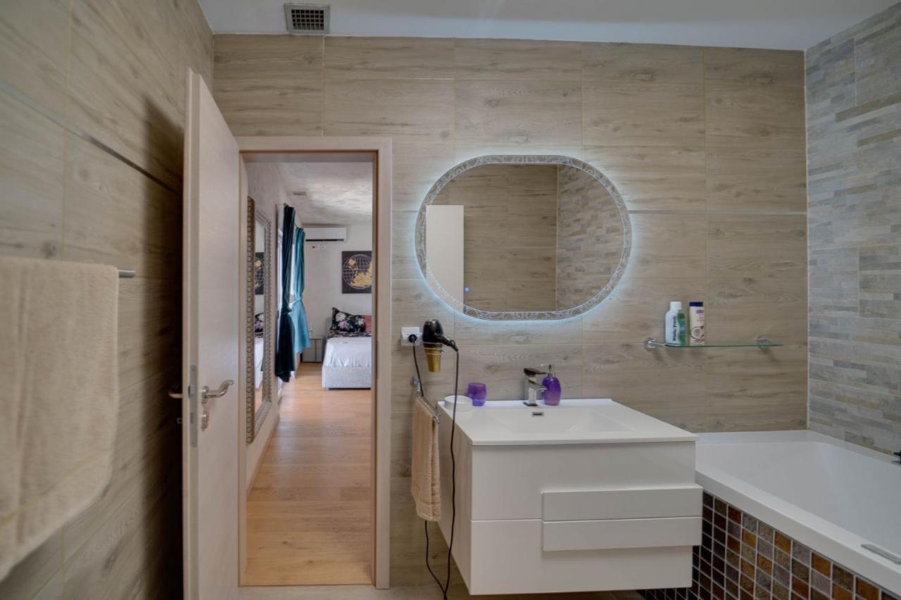 Villa Absolute Privacy Novigrad Istria Exteriör bild